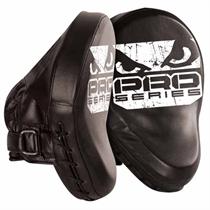 Bad Boy Curved Contour Black Focus Mitts
